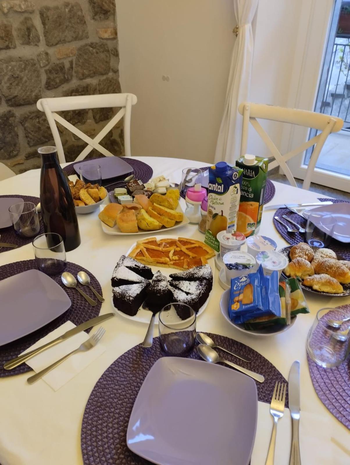 Viterbo Antica - Centro Storico Bed and Breakfast Rum bild